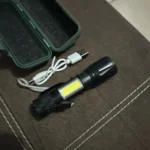 NEVERDIE Mini Lanterna Militar Tática Com Led Forte e Zoom p/ regular Alcance Recarrega via USB photo review